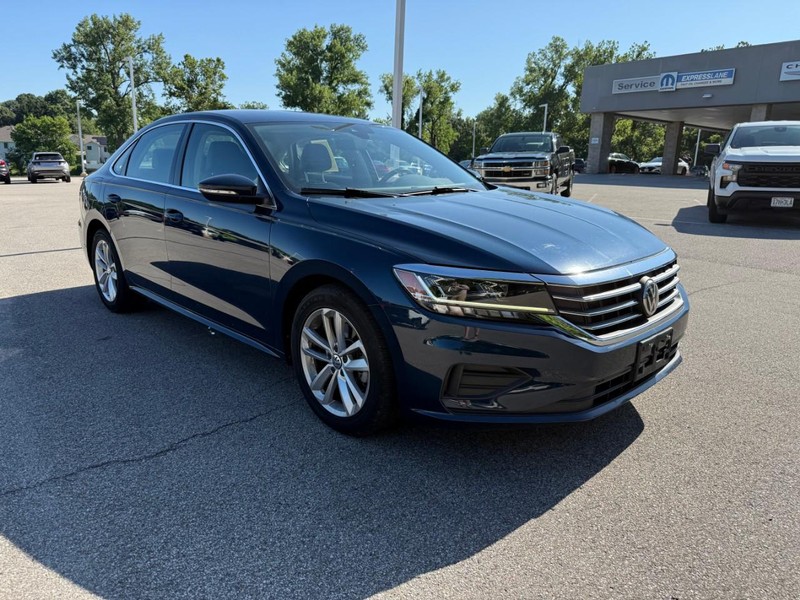 Volkswagen Passat Vehicle Image 11