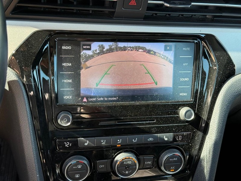 Volkswagen Passat Vehicle Image 26