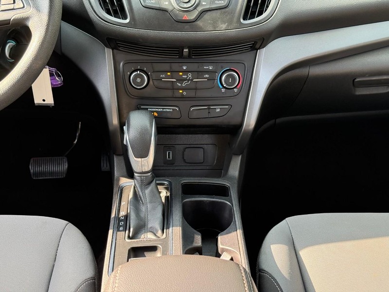 Ford Escape Vehicle Image 18