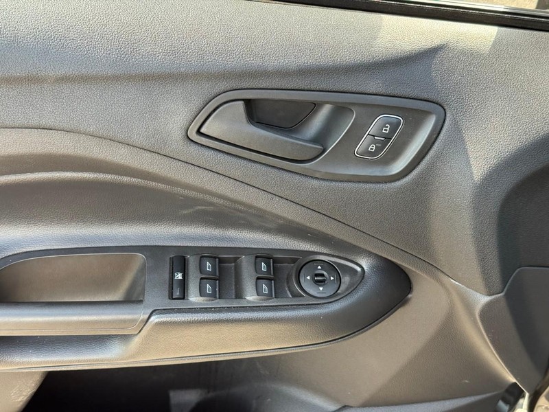 Ford Escape Vehicle Image 19