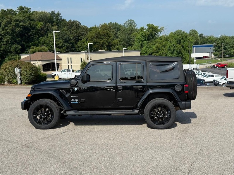 Jeep Wrangler 4xe Vehicle Image 03