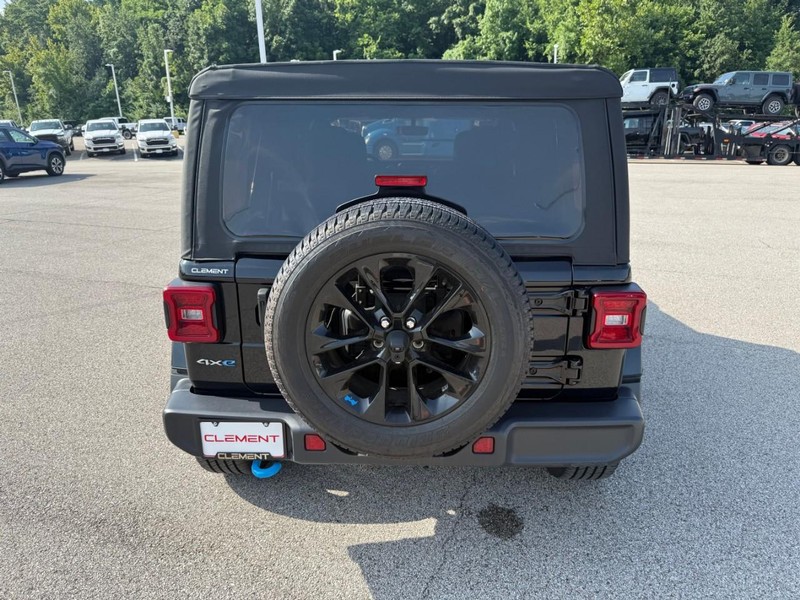 Jeep Wrangler 4xe Vehicle Image 07
