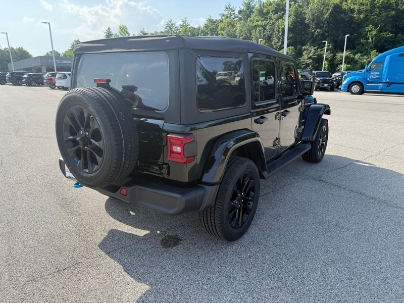 Jeep Wrangler 4xe Vehicle Image 08