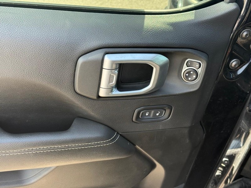 Jeep Wrangler 4xe Vehicle Image 18