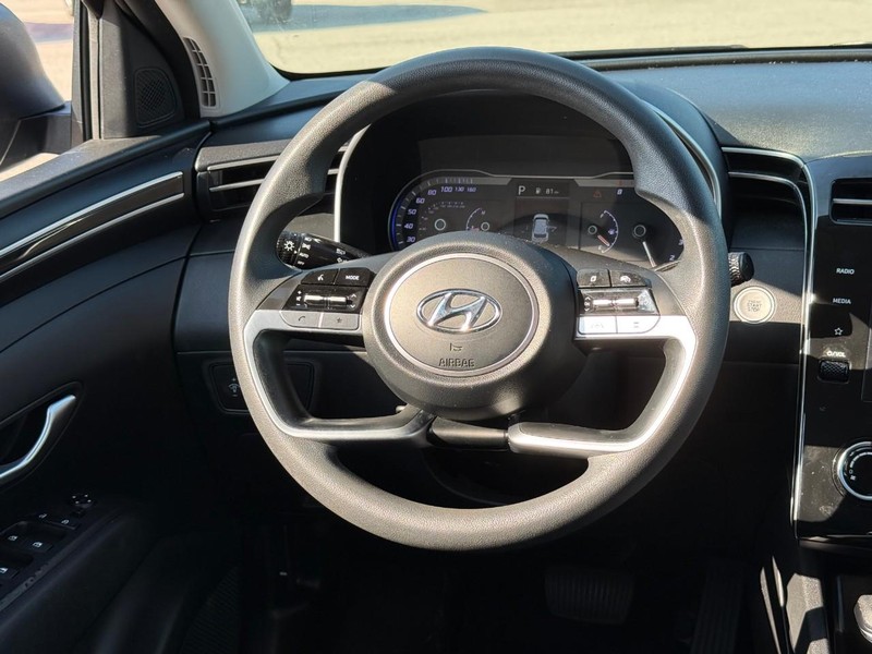 Hyundai Tucson Vehicle Image 16