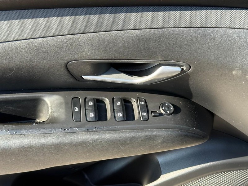 Hyundai Tucson Vehicle Image 19