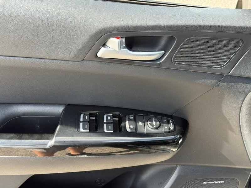 Kia Sportage Vehicle Image 19