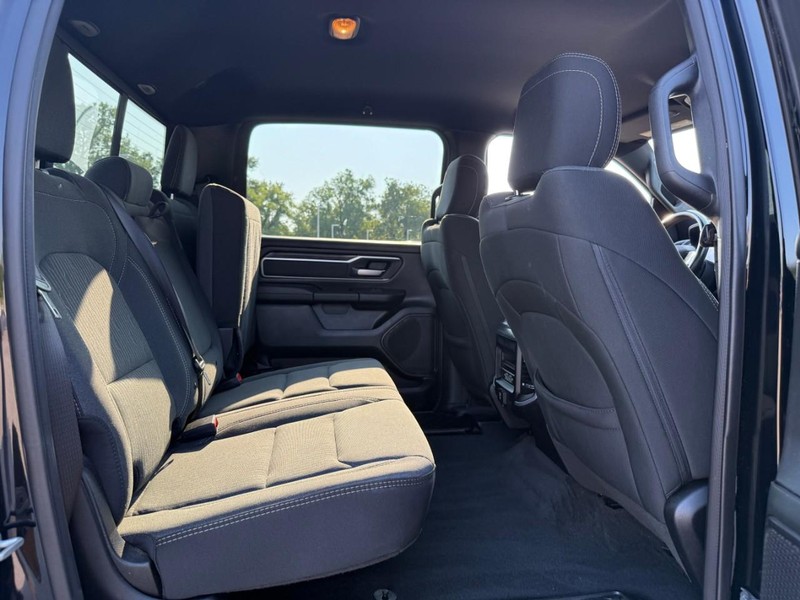 Ram 1500 Vehicle Image 14