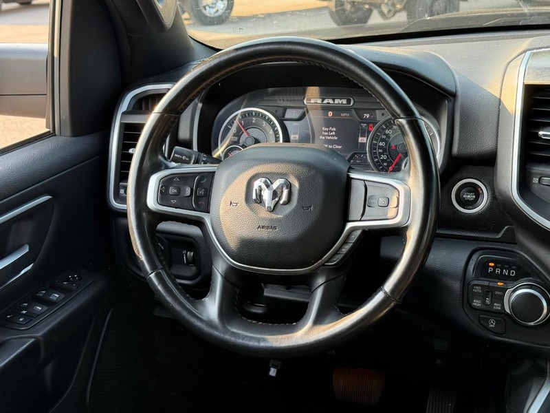 Ram 1500 Vehicle Image 16