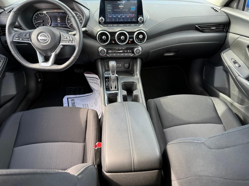Nissan Sentra Vehicle Image 13