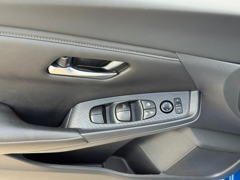 Nissan Sentra Vehicle Image 17