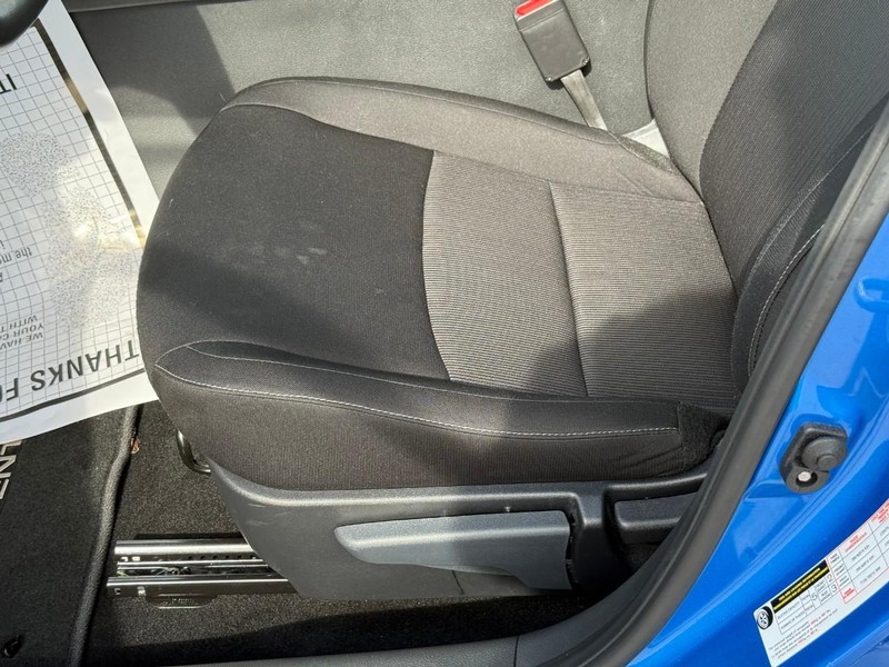 Nissan Sentra Vehicle Image 18
