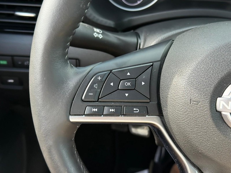 Nissan Sentra Vehicle Image 20