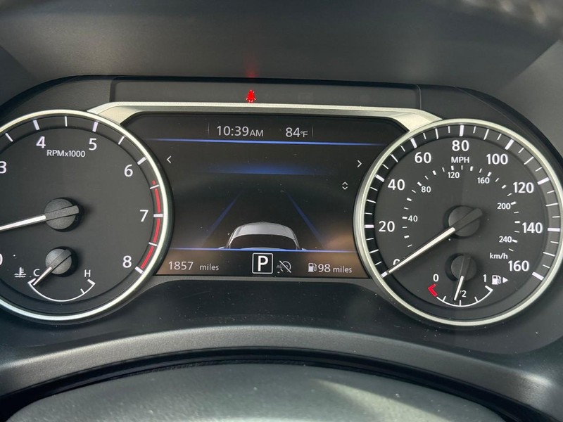 Nissan Sentra Vehicle Image 22