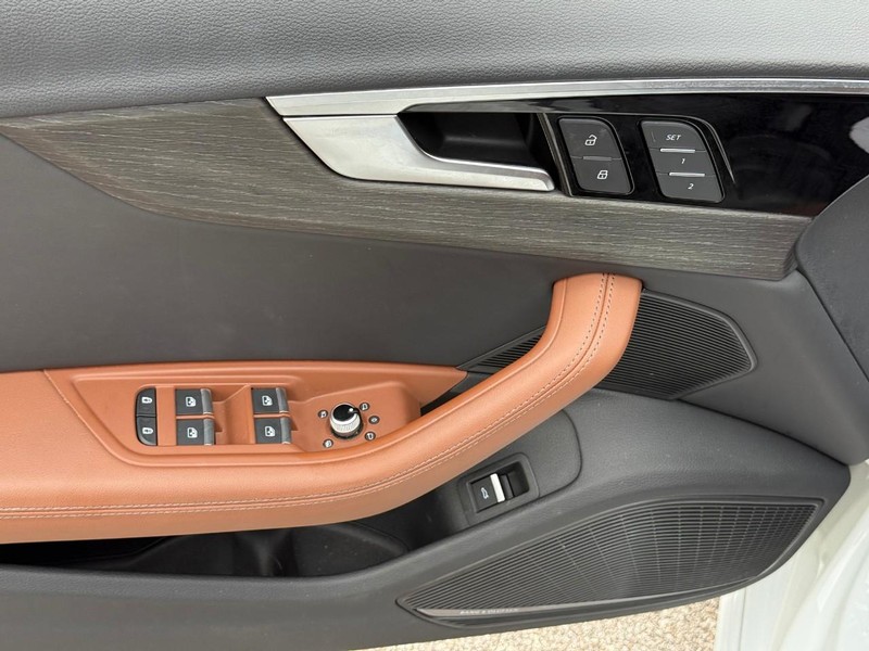 Audi A4 Sedan Vehicle Image 19