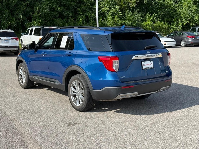 Ford Explorer Vehicle Image 04