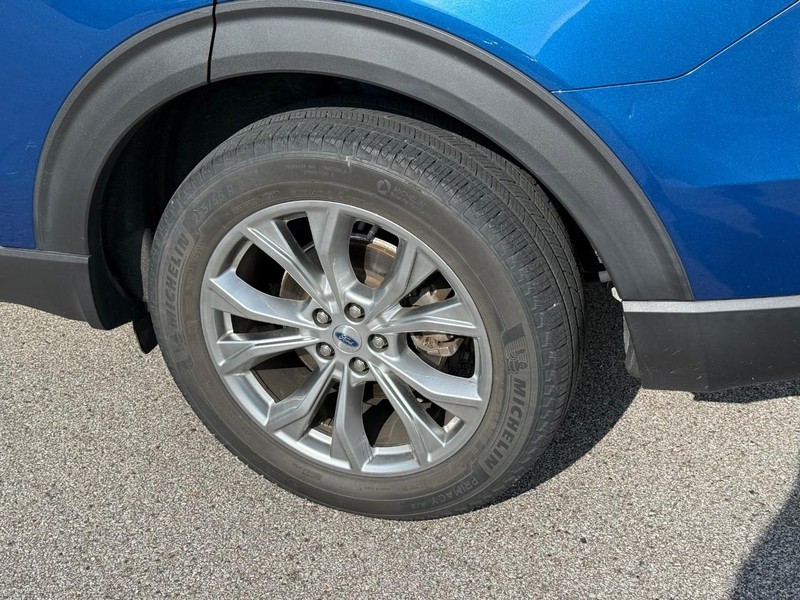 Ford Explorer Vehicle Image 05