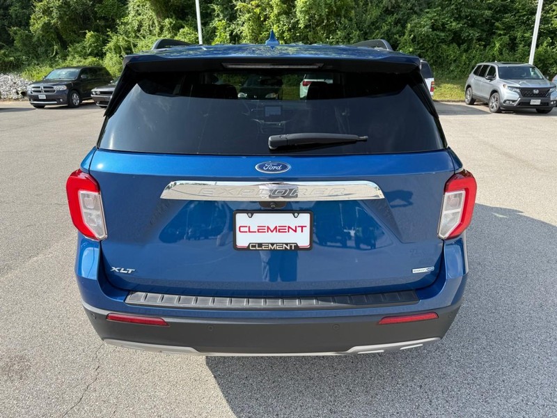 Ford Explorer Vehicle Image 09