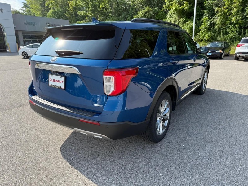Ford Explorer Vehicle Image 11