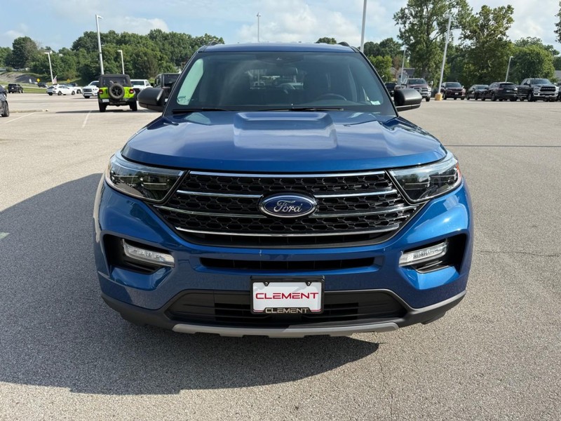 Ford Explorer Vehicle Image 13