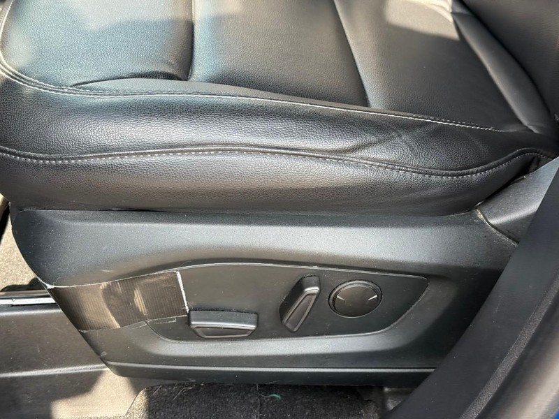 Ford Explorer Vehicle Image 22