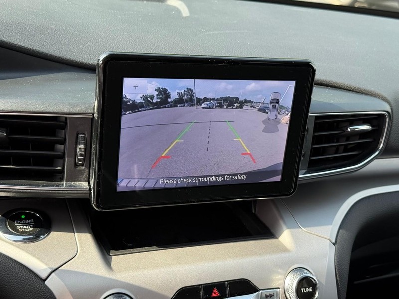 Ford Explorer Vehicle Image 27