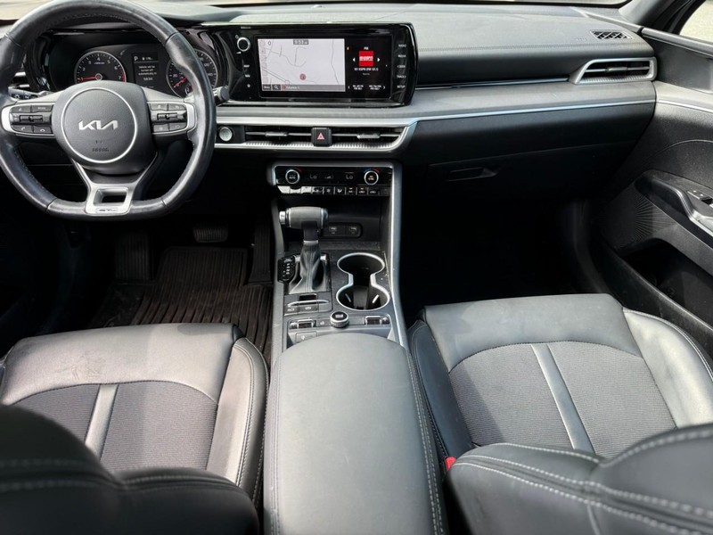Kia K5 Vehicle Image 14