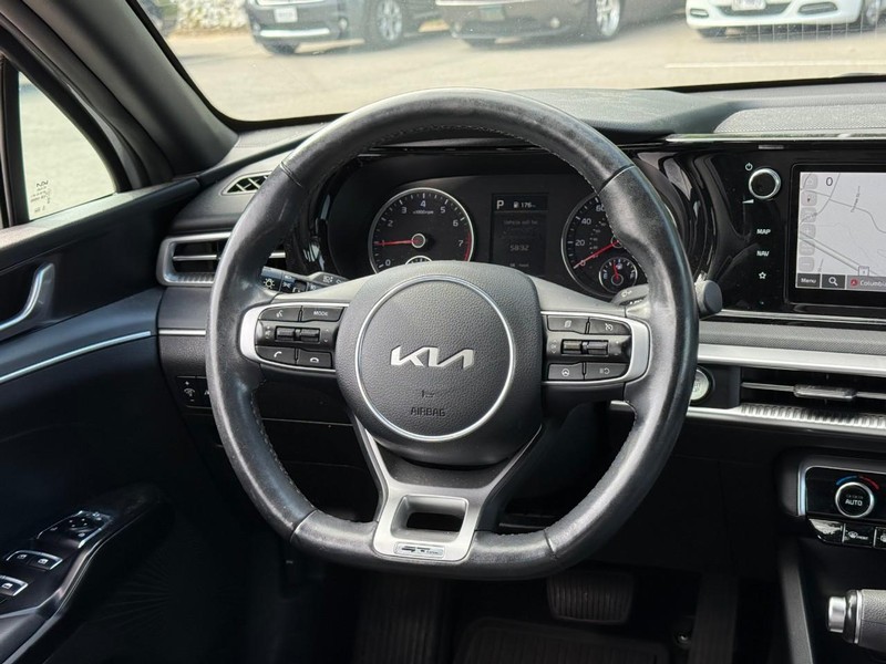 Kia K5 Vehicle Image 15