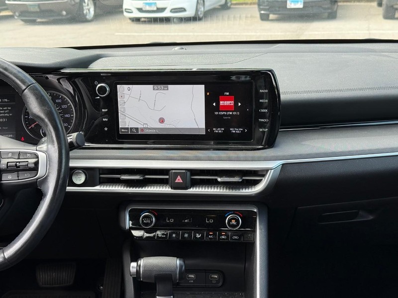 Kia K5 Vehicle Image 16
