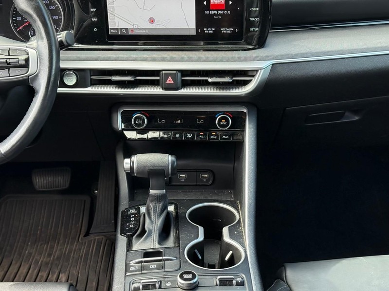 Kia K5 Vehicle Image 17