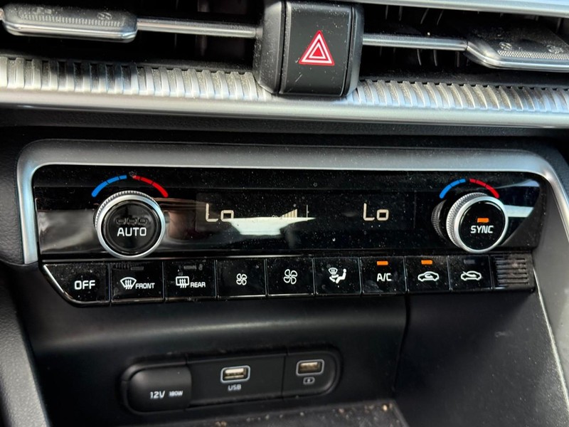 Kia K5 Vehicle Image 25