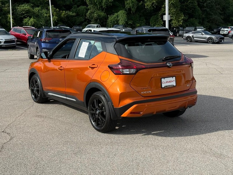 Nissan Kicks Vehicle Image 04