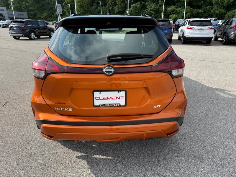 Nissan Kicks Vehicle Image 09