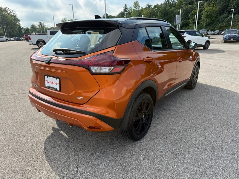Nissan Kicks Vehicle Image 11
