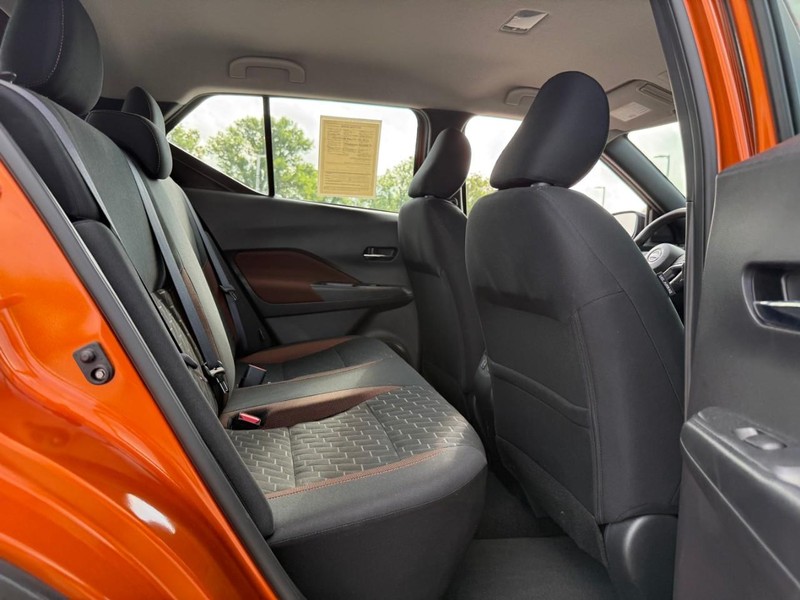 Nissan Kicks Vehicle Image 14