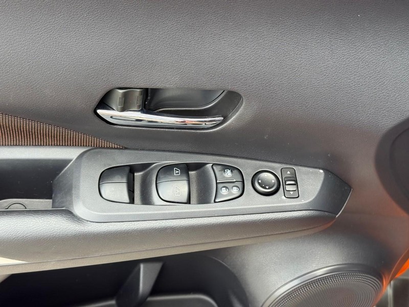 Nissan Kicks Vehicle Image 20