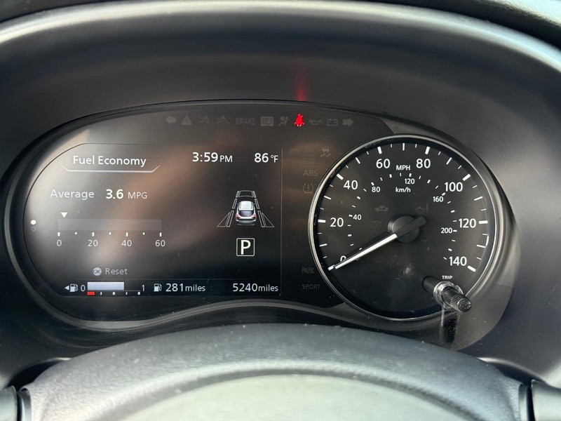 Nissan Kicks Vehicle Image 25