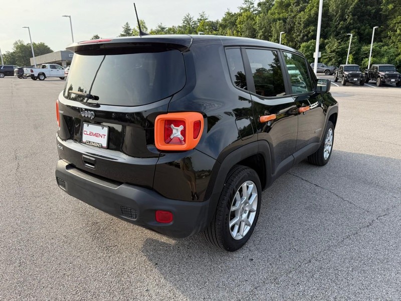 Jeep Renegade Vehicle Image 09
