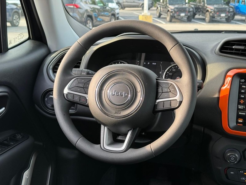 Jeep Renegade Vehicle Image 15