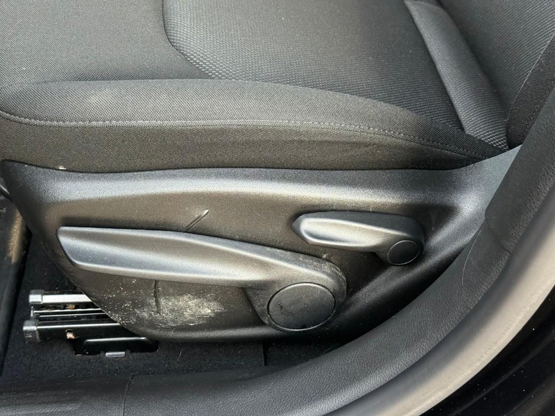 Jeep Renegade Vehicle Image 21