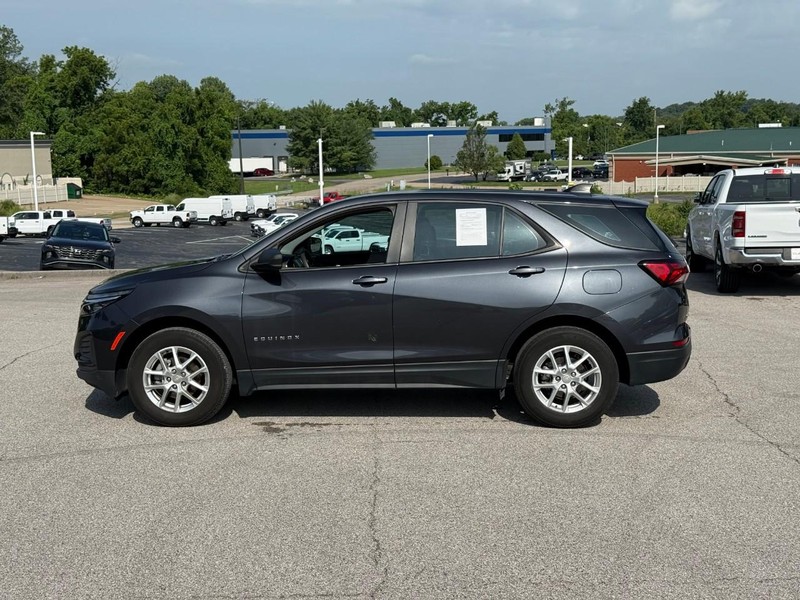 Chevrolet Equinox Vehicle Image 03