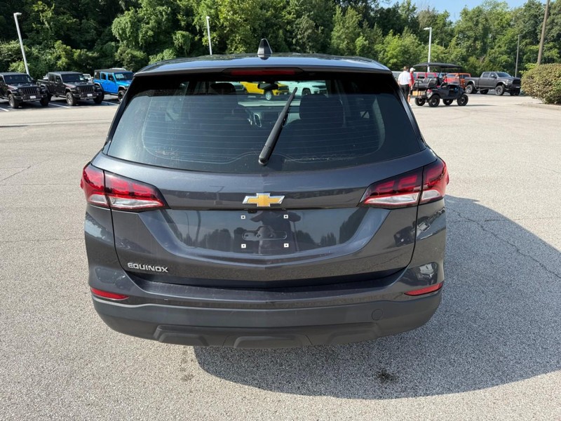 Chevrolet Equinox Vehicle Image 05
