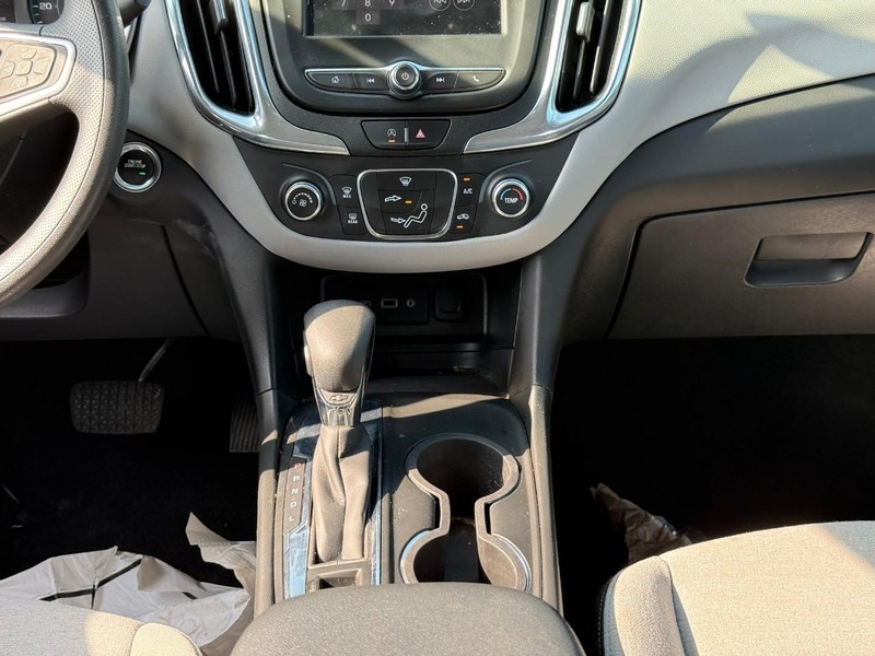 Chevrolet Equinox Vehicle Image 17