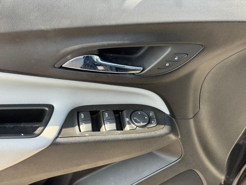 Chevrolet Equinox Vehicle Image 18