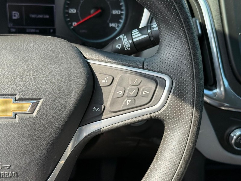 Chevrolet Equinox Vehicle Image 22