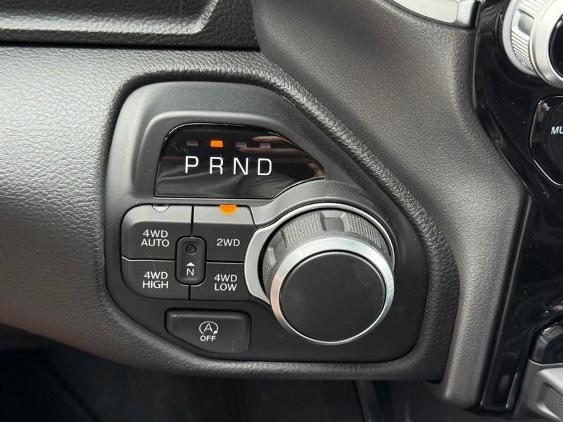 Ram 1500 Vehicle Image 18