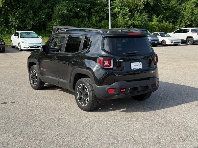 Jeep Renegade Vehicle Image 04