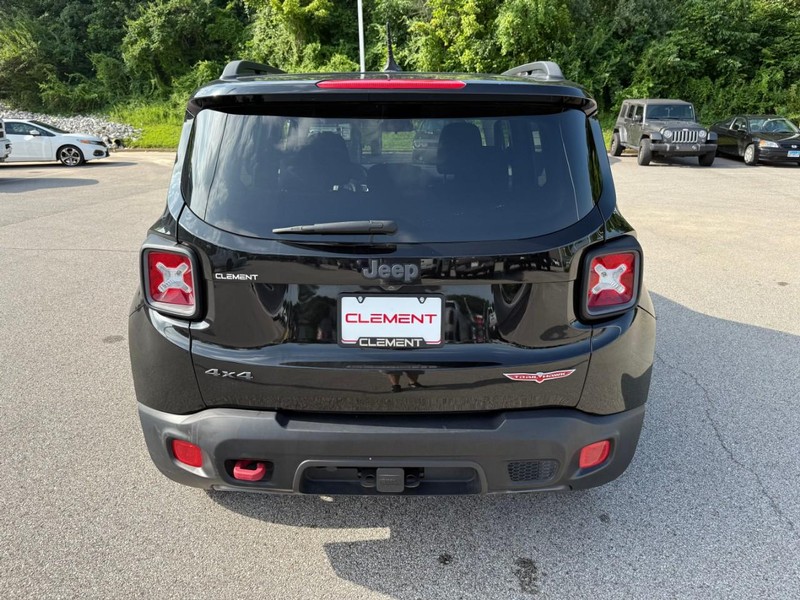 Jeep Renegade Vehicle Image 05