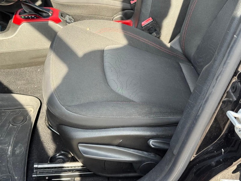 Jeep Renegade Vehicle Image 21