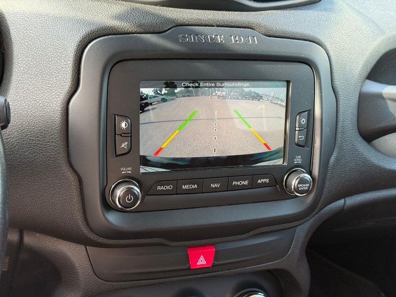 Jeep Renegade Vehicle Image 27
